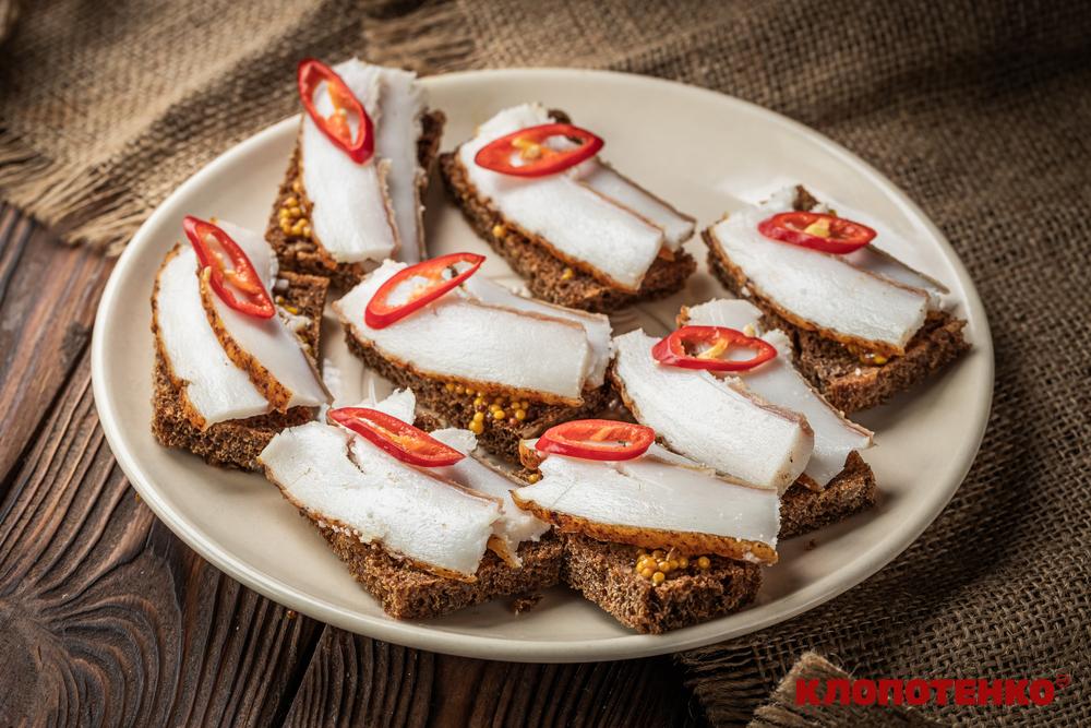 канапки з салом