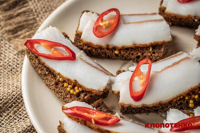 канапки з салом