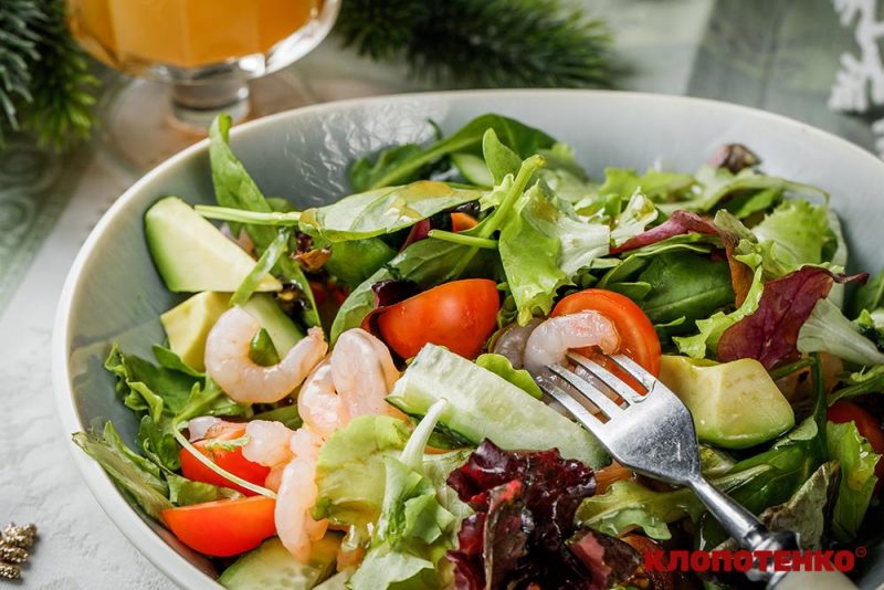 Салат з креветок 