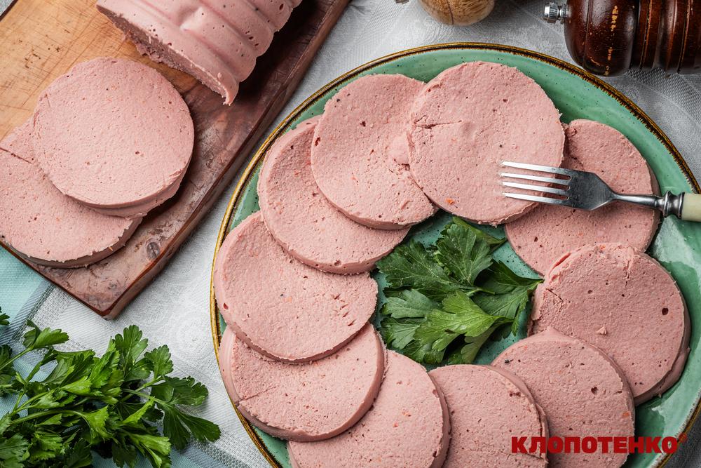 Варена домашня ковбаса