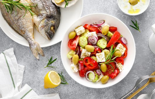 Лікар-гастроентеролог розповів про основні принципи дієти при артриті. Що потрібно знати, щоб підтримати здоровʼя суглобів