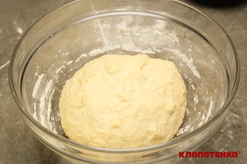 Приготування тіста для пиріжків