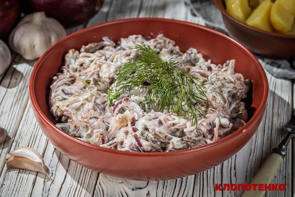 курячі сердечка в сметані