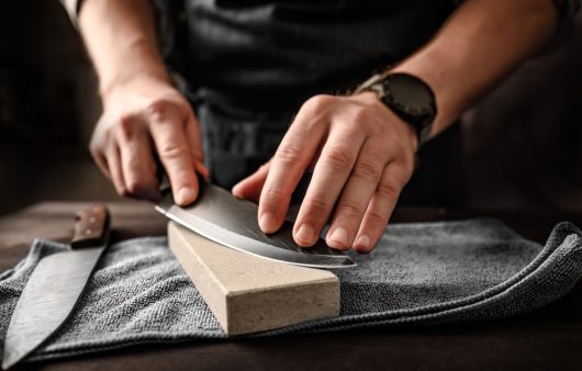 Надійні, але прості способи, як заточити ніж в домашніх умовах