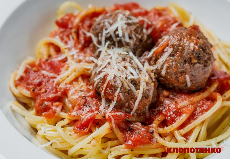 Паста з мітболами