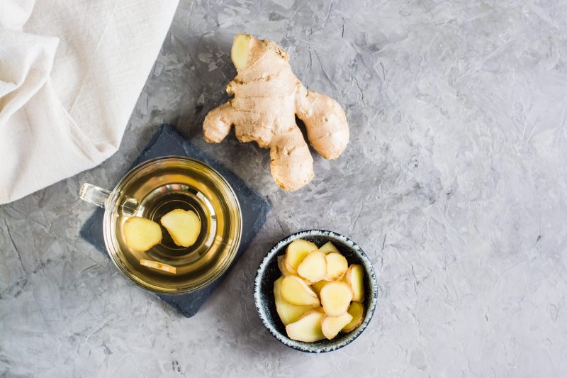 Чай з імбиру може полегшувати менструальний біль 