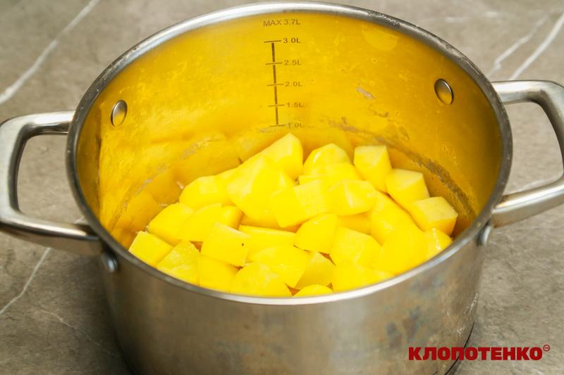Відварена картопля для коцюрби