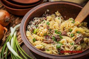 макарони з тушкованкою