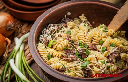 макарони з тушкованкою