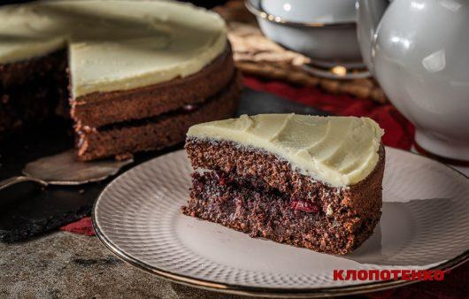 Маковий пиріг без борошна з вишневою начинкою