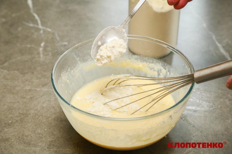 додавання борошна