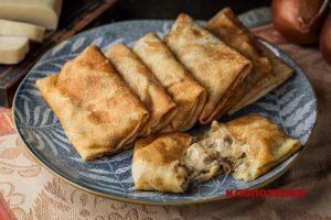 налисники з куркою, грибами і сиром