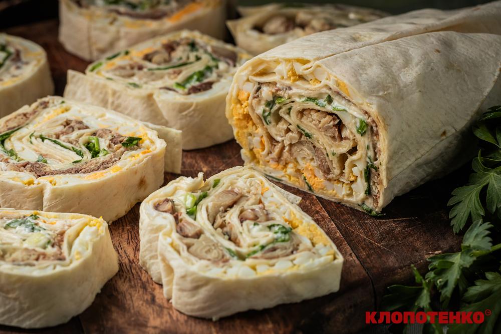 рулет з лаваша з рибою