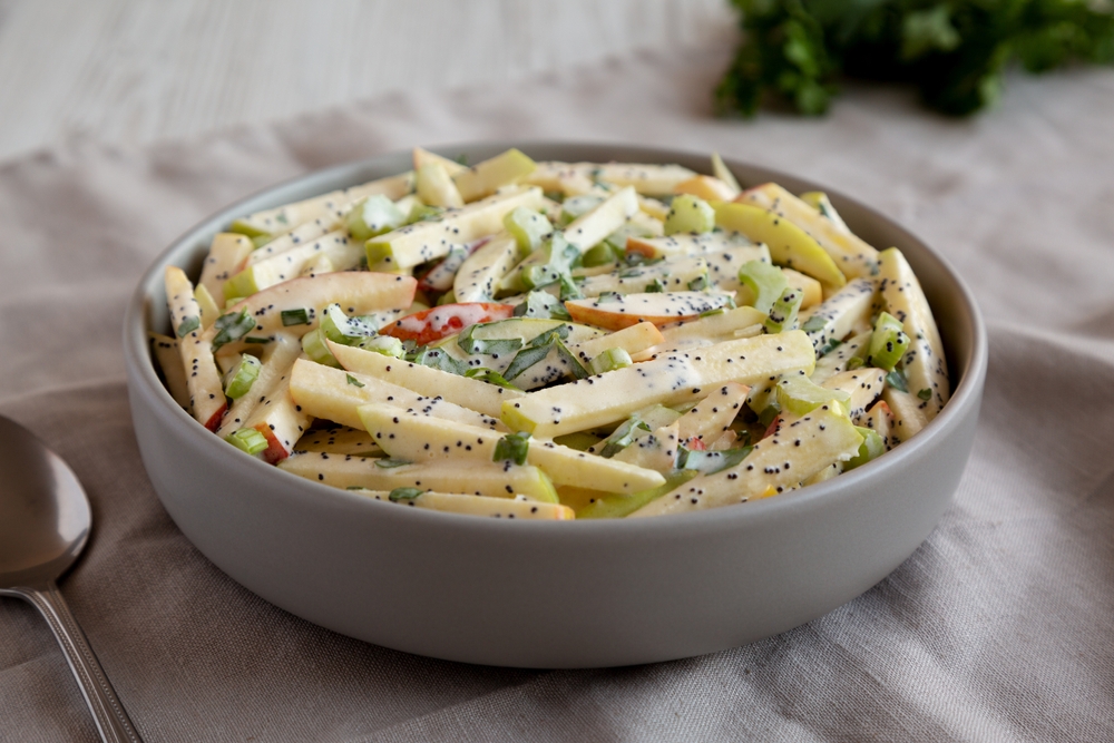 Салат з яблуками