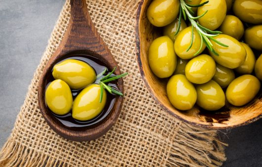 Оливки: користь, калорійність та потенційні небезпеки від вживання