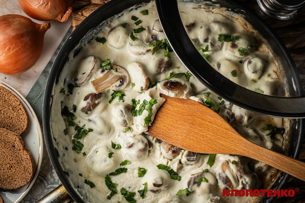 печериці в сметані