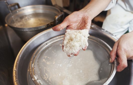 Суші починаються з рису. Чотири професійні поради від шеф-кухаря Нобу Мацухіси