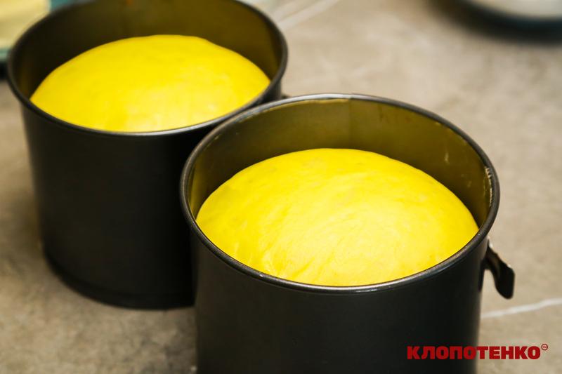 тісто у формах