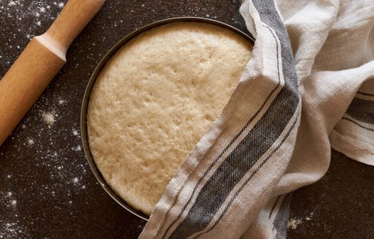 Роль дріжджів у випічці: що відбувається всередині тіста під час приготування