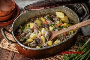 Тушковані курячі шлунки