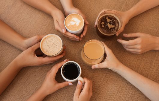 Чи змінює кава рівень цукру та як вживати напій щодня безпечно