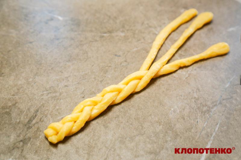 як прикрасити паску тістом