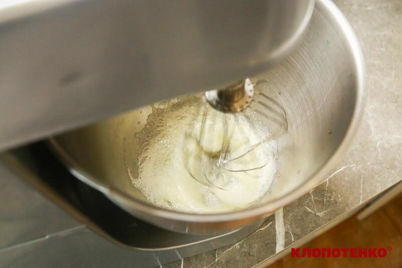 збивання білків