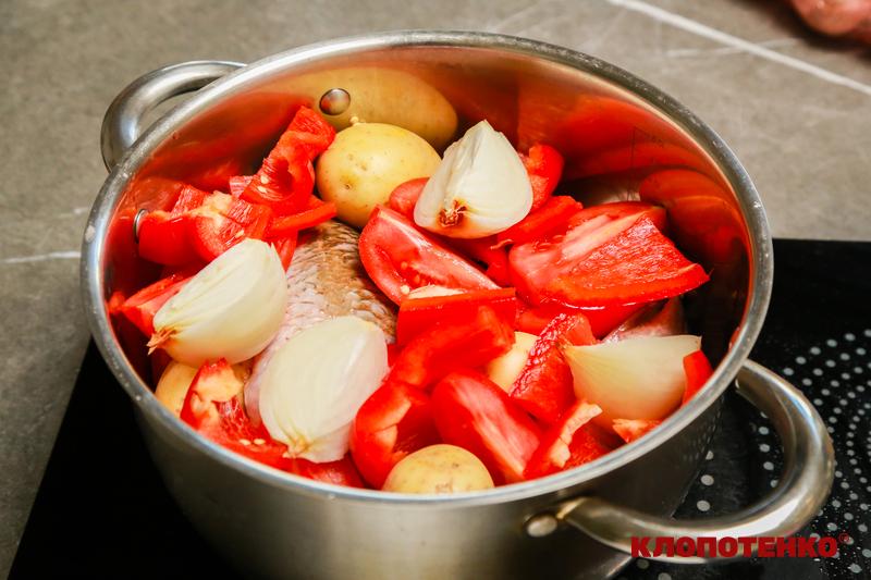 Овочі в каструлі