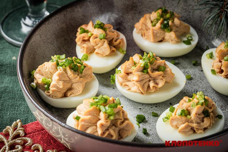 Фаршировані яйця з тунцем