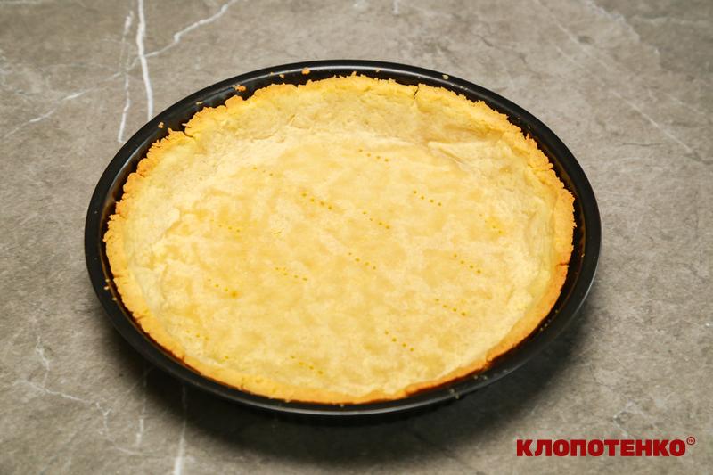 Готова, випечена основа для пісочного пирога 