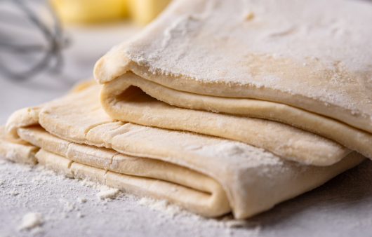 Шеф-кухарка поділилась дієвими порадами, як швидко розморозити листкове тісто