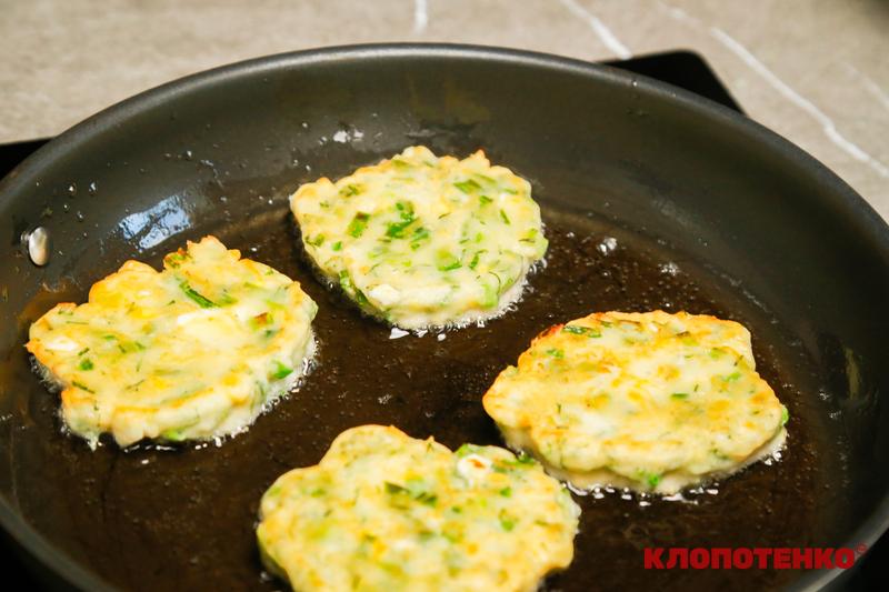 оладки з зеленою цибулею