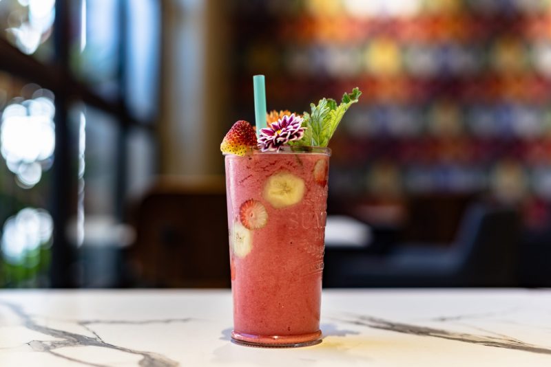 Вода з добавками набуває значної популярності в Інтернеті