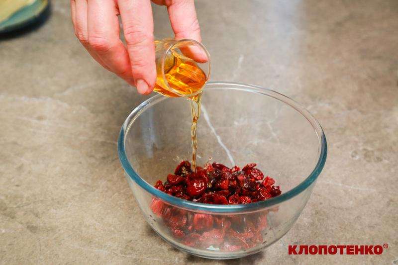 Замочування в'яленої вишні