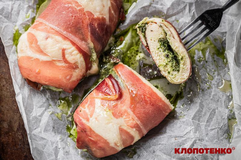 крученики з соусом песто