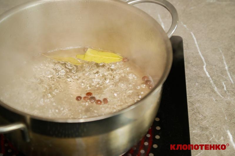 Приготування маринаду для часникових стрілок