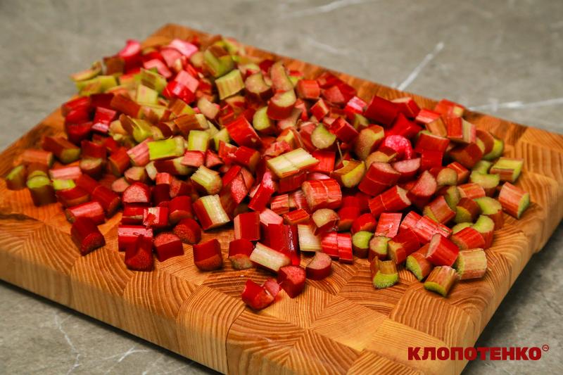 Нарізання ревеню