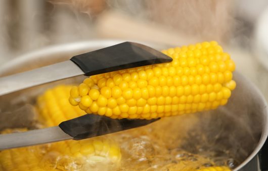 Скільки калорій в кукурудзі
