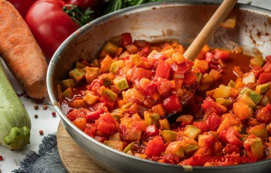 кабачкова ікра на сковороді