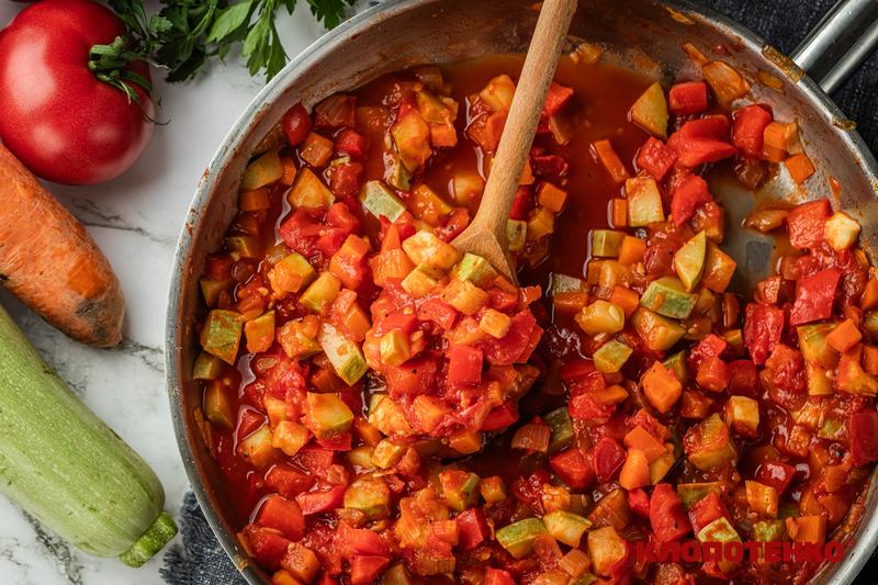 кабачкова ікра на сковороді