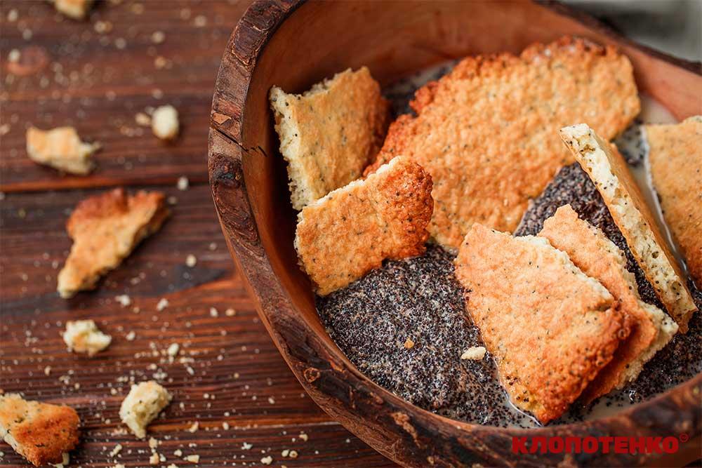 Шулики з маком на Маковія