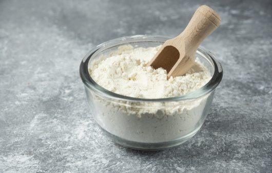 Скільки грамів борошна у склянці