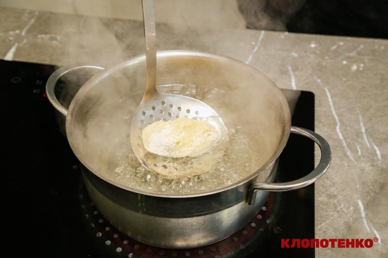 картопляні пироги у воді