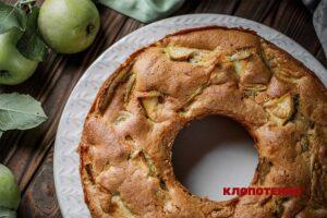 Шарлотка з яблуками