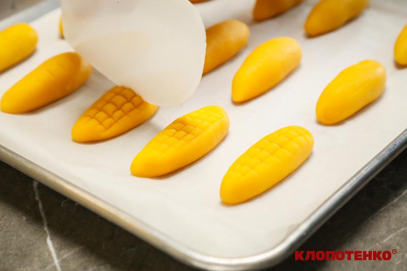 формування кукурудзяного печива