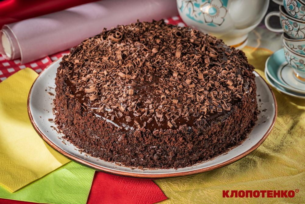 шоколадний торт на день народження
