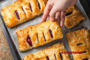 Слойки з вишнею