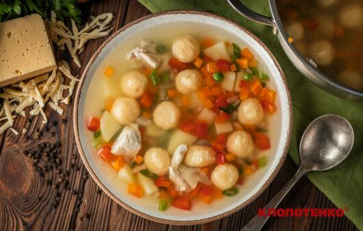 суп з сирними кульками