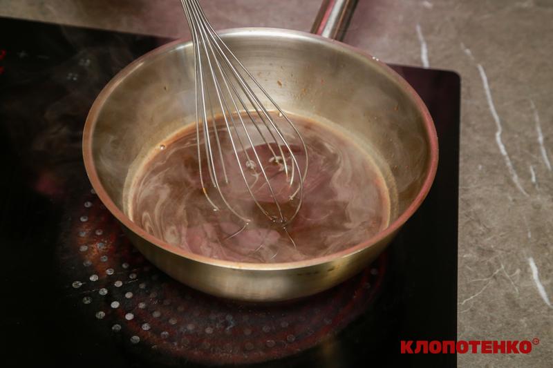 Кисло-солодкий соус для баклажанів
