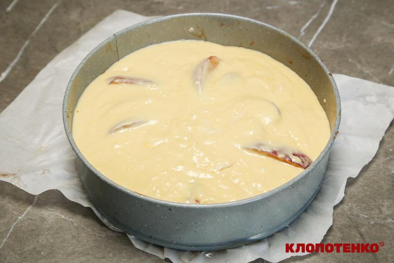Сформований пиріг у формі